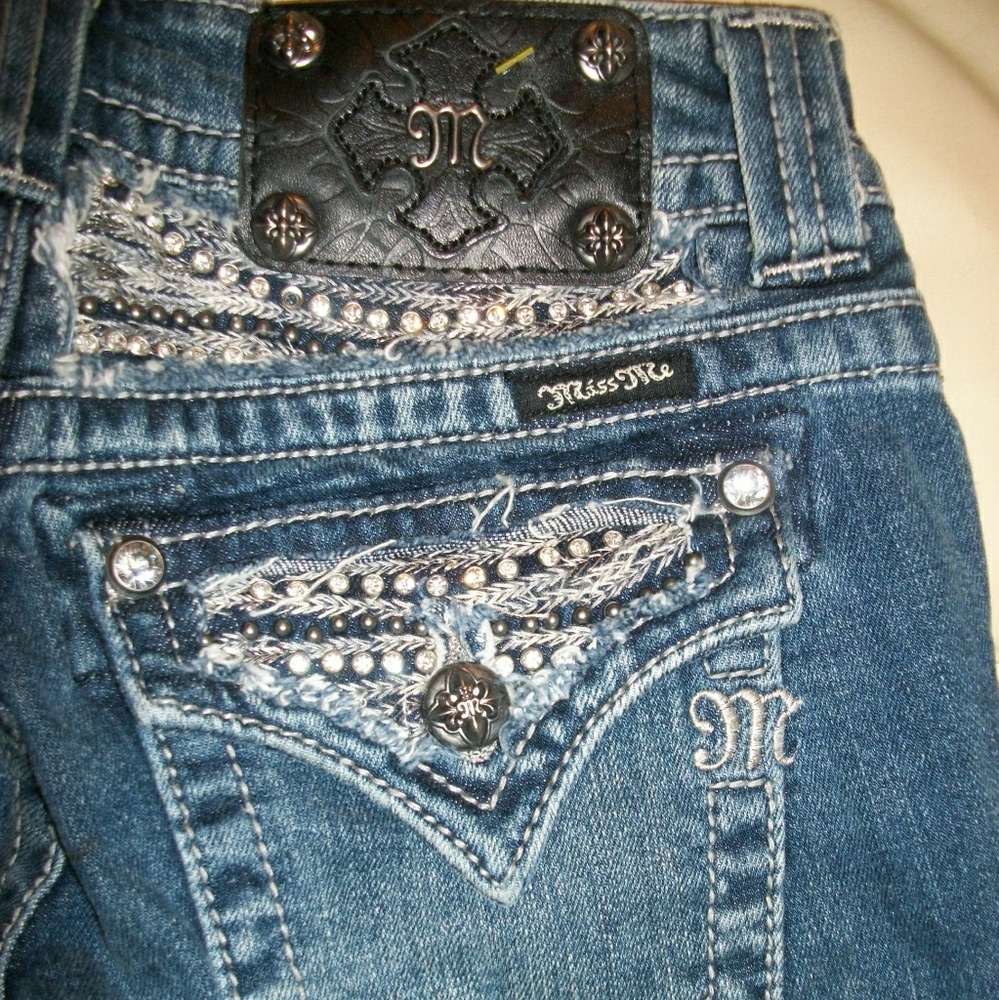 Miss Me  CAPRI  Cuffed Jeans